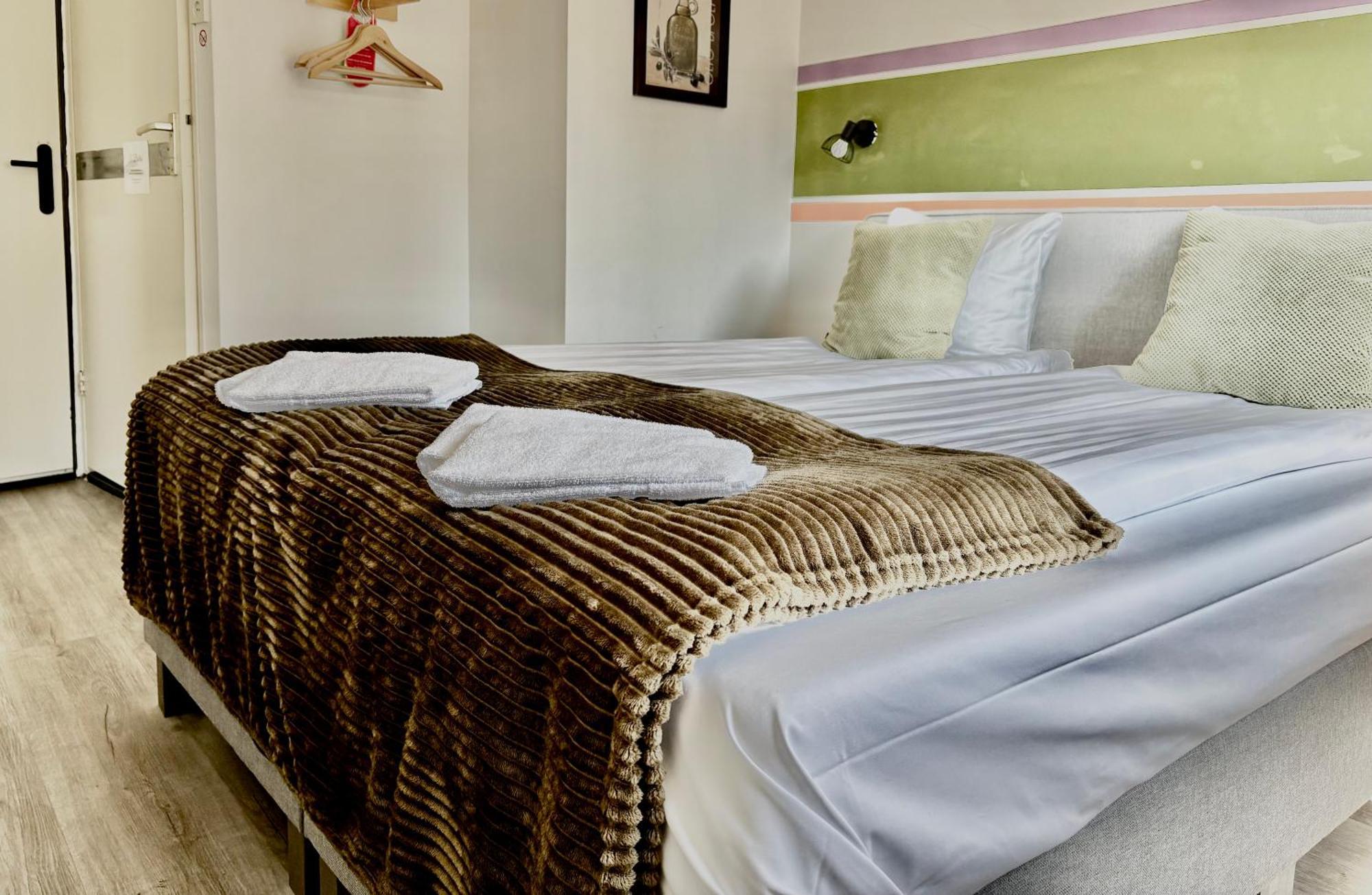 Le Bistro Hotel Valkenburg aan de Geul Bagian luar foto
